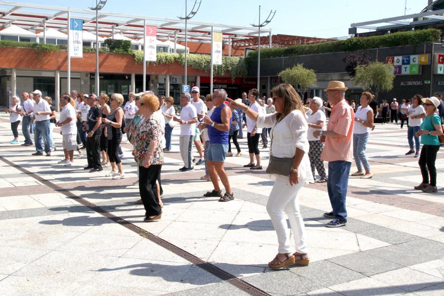 Semana del Mayor 2017 - Clase de Baile en la Plaza Mayor - Clase de baile.