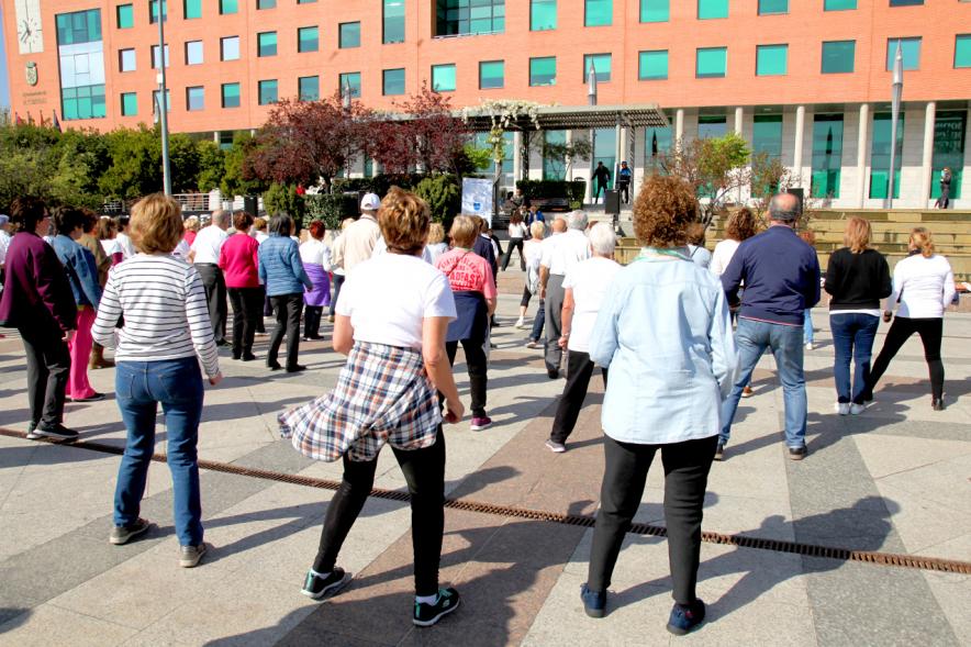 Participantes en la clase de baile para mayores - 2020