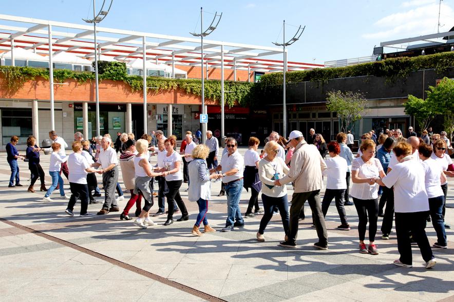Participantes en la clase de baile para mayores - 2020