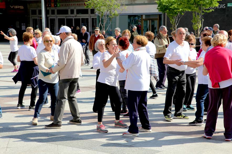 Participantes en la clase de baile para mayores - 2020
