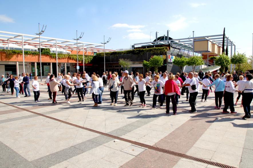 Participantes en la clase de baile para mayores - 2020