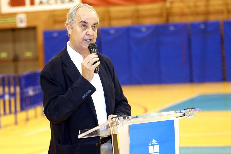 Presentación Equipos y 30 Aniversario Club Baloncesto - Discurso de una autoridad municipal.