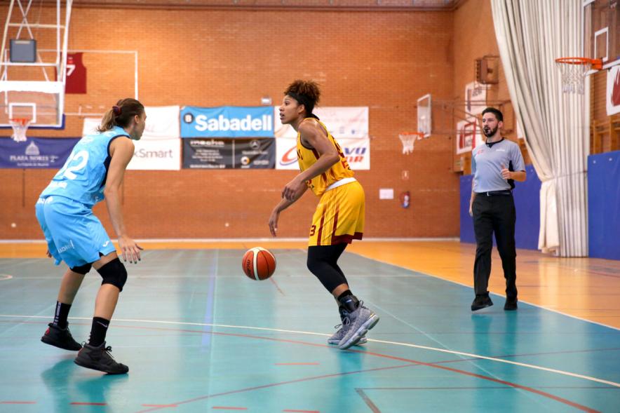 Torneo de Baloncesto XI Memorial Antonio de la Serna -  Imagen de un momento de un partido de baloncesto femenino entre el PACISA Alcobendas y el Movistar Estudiantes.