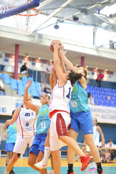 Torneo Antonio de la Serna de Baloncesto - Imagen de un momento del partido.