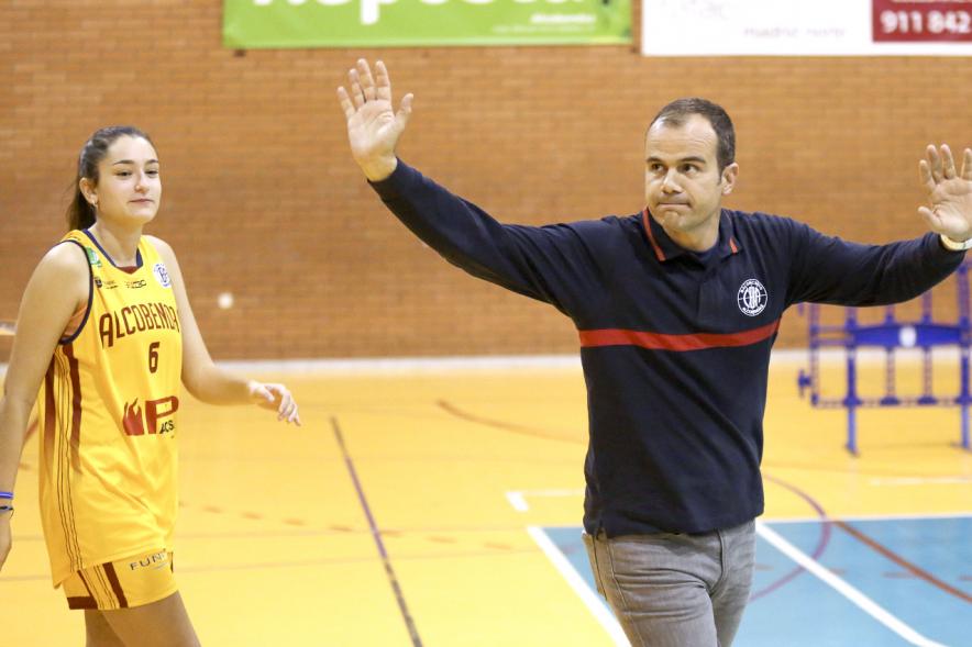 Presentación Equipos y 30 Aniversario Club Baloncesto - Saludos de un entrenador.
