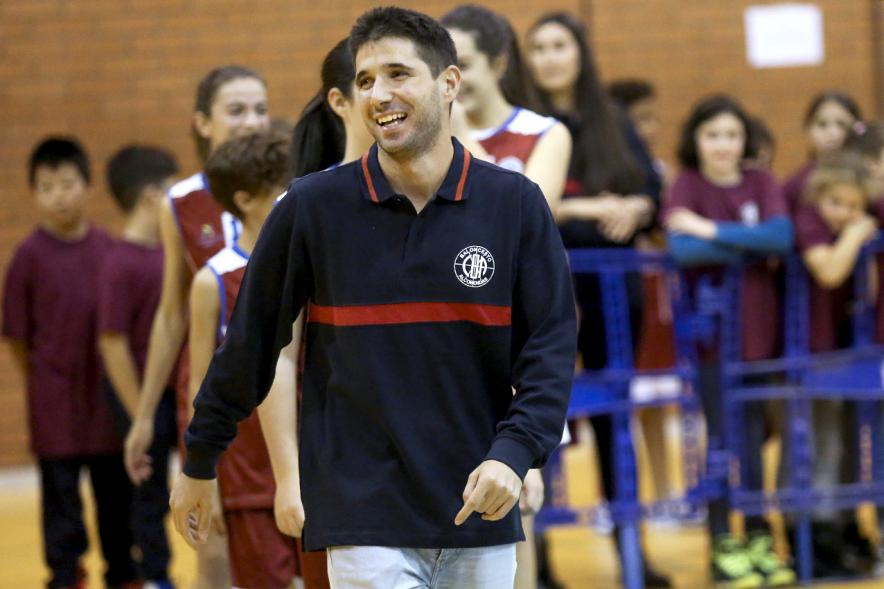Presentación Equipos y 30 Aniversario Club Baloncesto -Desfile de las jugadoras infantiles.