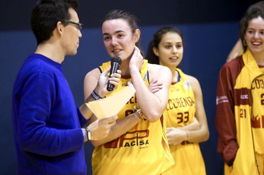 Presentación Equipos y 30 Aniversario Club Baloncesto - Entrevista a una jugadora.