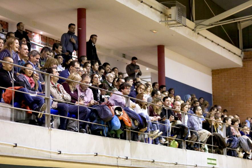 Presentación Equipos y 30 Aniversario Club Baloncesto - Imagen de las gradas.