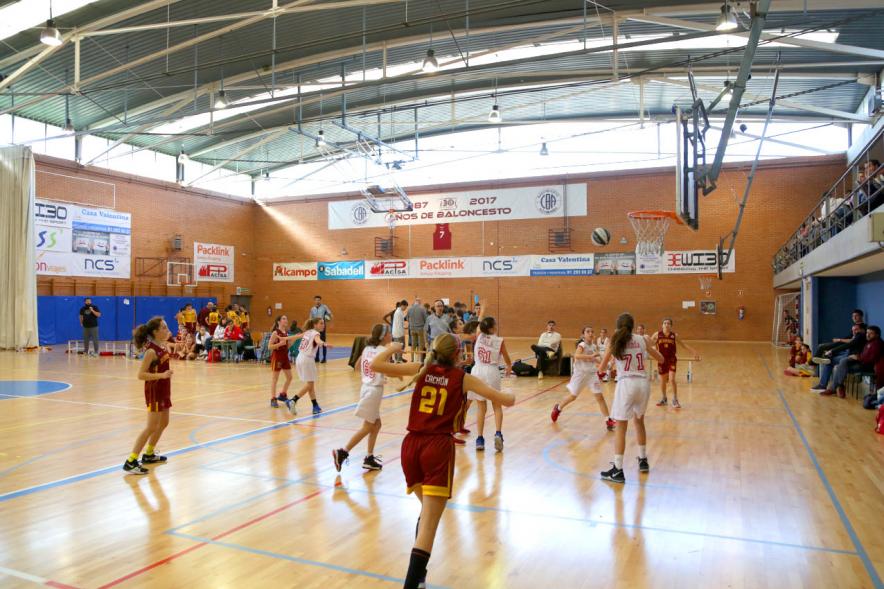 VIIº Torneo Virgen de la Paz - Imagen de un momento del partido del torneo femenino de baloncesto.