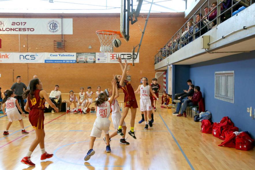 VIIº Torneo Virgen de la Paz - Imagen de un momento del partido del torneo femenino de baloncesto.