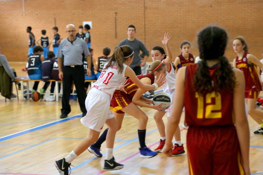 VIIº Torneo Virgen de la Paz - Imagen de un momento del partido del torneo femenino de baloncesto.