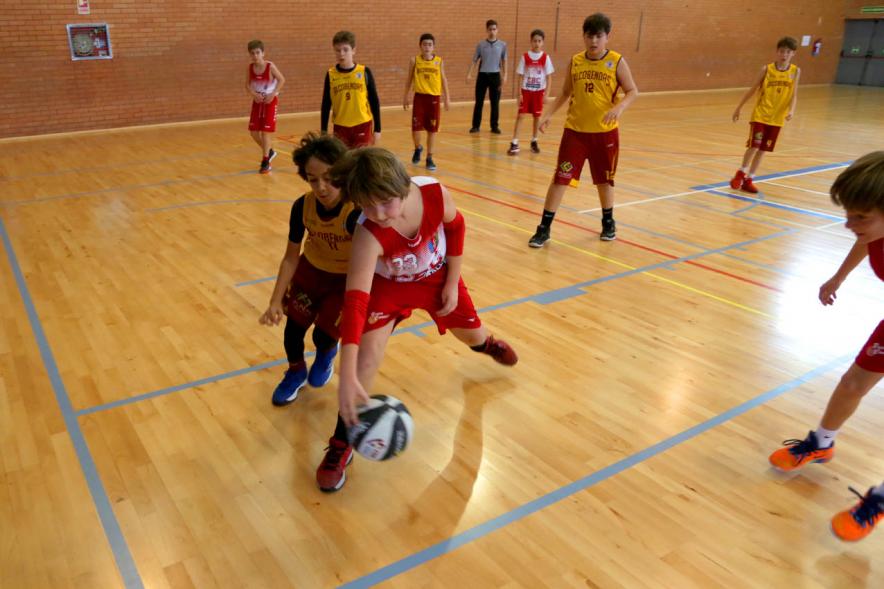 VIIº Torneo Virgen de la Paz - Imagen de un momento del partido del torneo femenino de baloncesto.