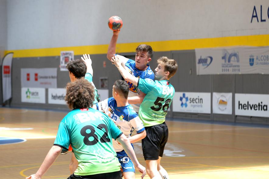 Campeonato de España Juvenil de Balonmano -  Imagen de los jugadores  en el partido.