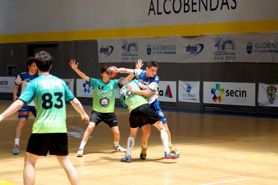 Campeonato de España Juvenil de Balonmano - Imagen de los jugadores  en el partido.