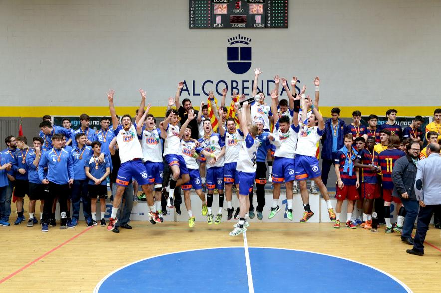 Campeonato de España Juvenil Masculino de Balonmano - Equipo ganador masculino campeonato juvenil. junto al resto de equipos.