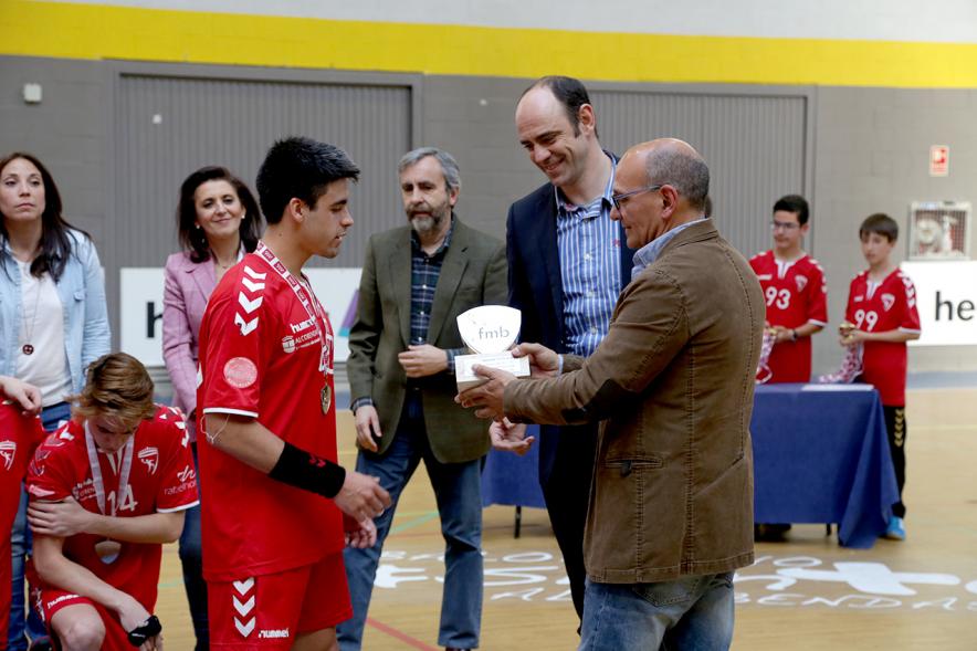 Entrega Trofeos Fase Final Categoría 1 Juvenil Masculina de Balonmano - Imagen de un momento de la entrega de trofeos.