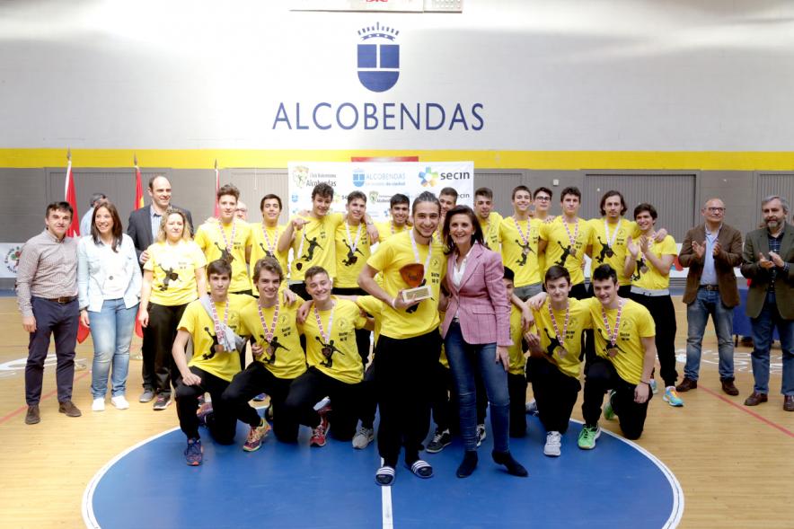 Entrega Trofeos Fase Final Categoría 1 Juvenil Masculina de Balonmano - Imagen de un momento de la entrega de trofeos.