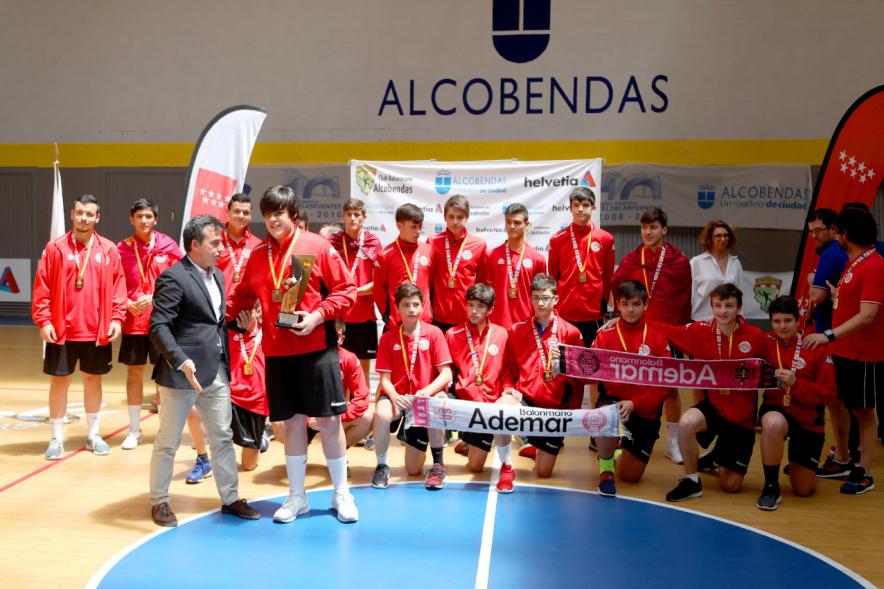 Campeonato de España Juvenil de Balonmano - Posado en grupo de un equipo
