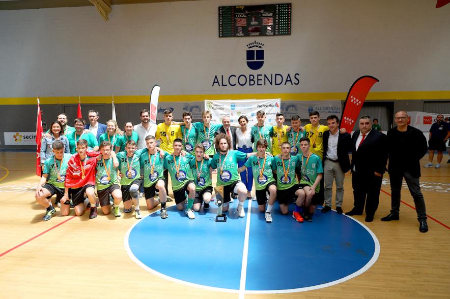 Campeonato de España Juvenil de Balonmano - Posado en grupo de un equipo.