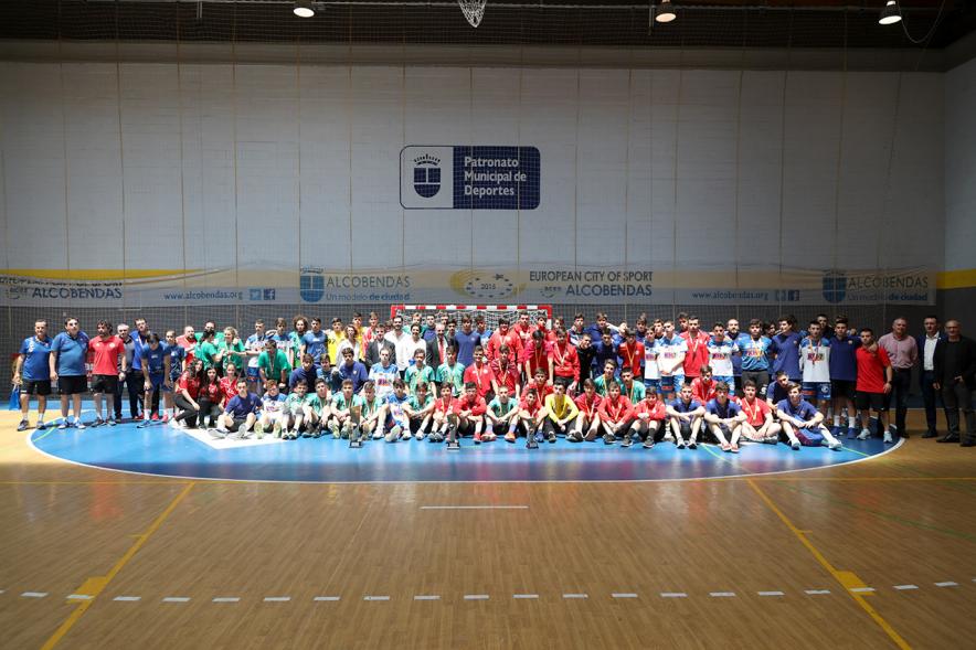 Campeonato de España Juvenil de Balonmano -  Posado grupal de todos los equipos.
