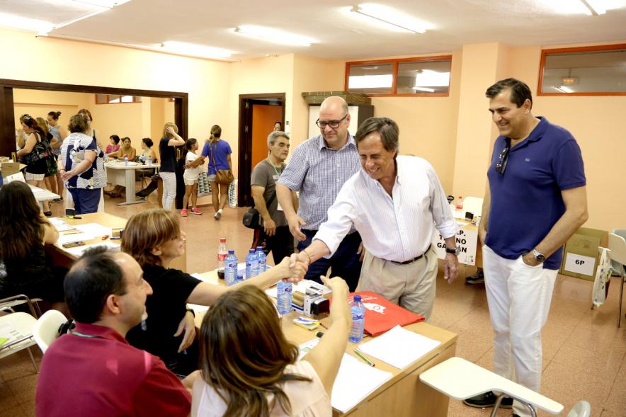 Recogida de Libros Banco de Municipal de Libros - Visita de las autoridades al banco de libros.