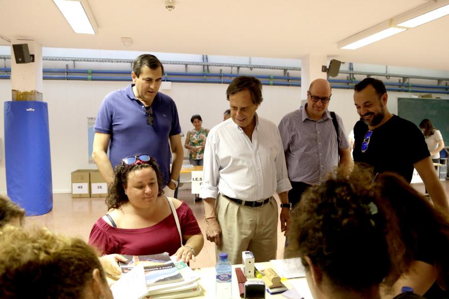 Recogida de Libros Banco de Municipal de Libros -  Visita de las autoridades al banco de libros.