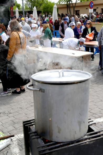 Olla de cocción del cocido madrileño .
