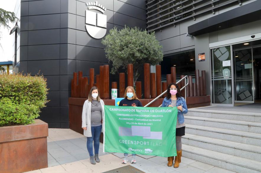 Concejal María Espín Jiménez, Cristina Martínez y Participante. Campeonato de España de Duatlón. 2021