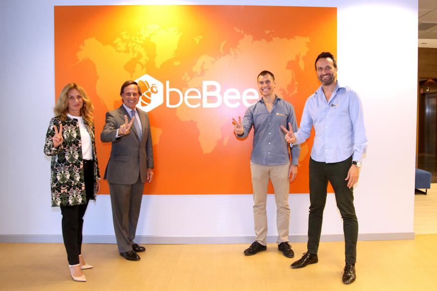 Visita a la Empresa BeBee - Las autoridades en la empresa BeBee