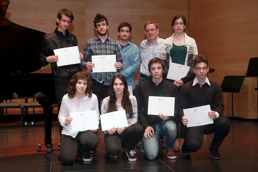 VIIª Entrega de las Becas de Música -  Posado de los becados.
