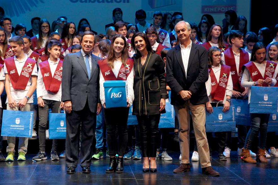 Entrega de 100 Becas FUNDAL 2017 - 142315