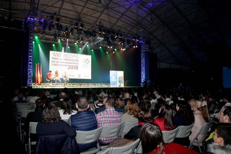Entrega Becas FUNDAL 2018 - Imagen panorámica del lugar donde se esta celebrando la entrega de las becas.