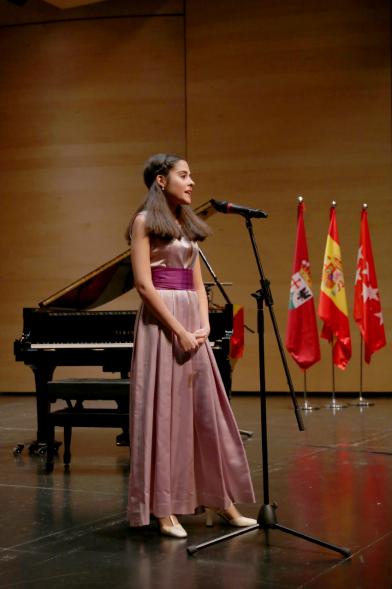 Entrega IXª Edición Becas de Música y Danza Alcobendas - Actuación de una de las jóvenes becadas.