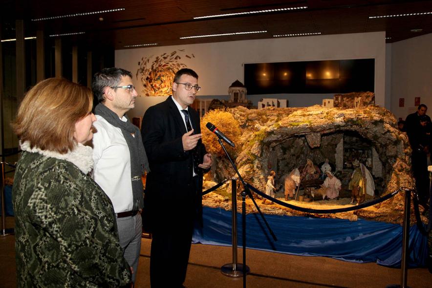 Alcalde Rafael Sanchez, concejales Rosario Tamayo y Miguel Angel Arranz. Inauguración del Belén Municipal en el Centro de Arte -2019