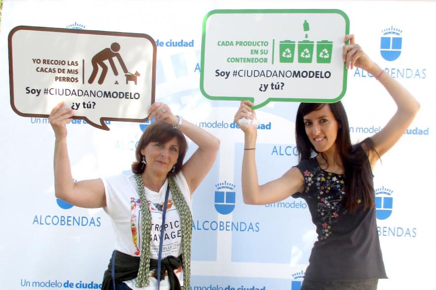 Día del Medio Ambiente - Bocadillos - Dos participantes con mensaje.