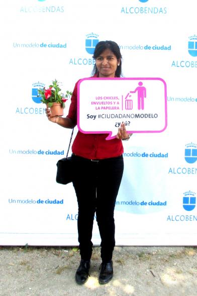 Día del Medio Ambiente - Bocadillos - Una participante con mensaje.