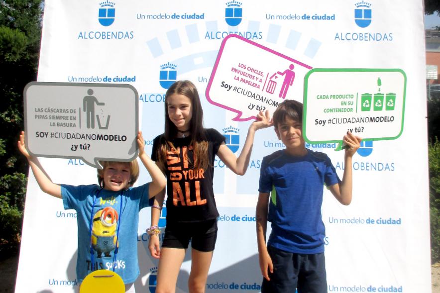 Día del Medio Ambiente - Bocadillos - Niños con mensajes solidarios.