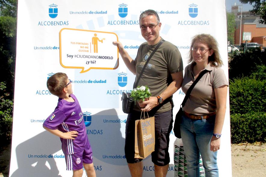 Día del Medio Ambiente - Bocadillos - Grupo familiar con mensaje.