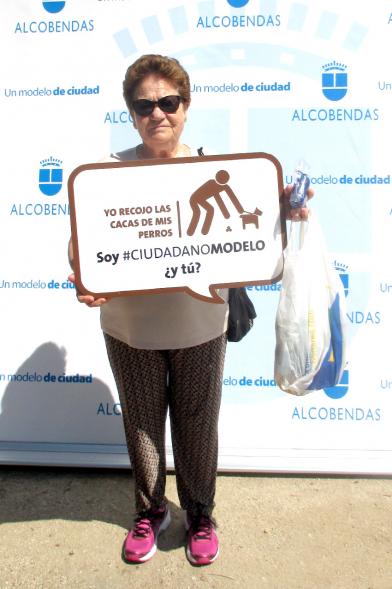 Día del Medio Ambiente - Bocadillos - Una señora con mensaje ambiental.