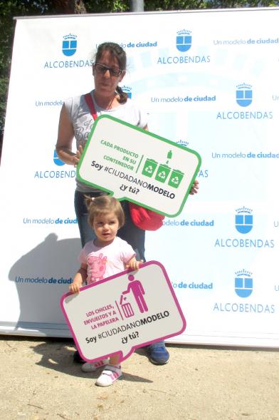 Día del Medio Ambiente - Bocadillos - Participantes con mensajes civicos.