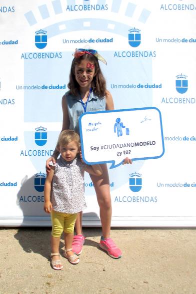 Día del Medio Ambiente - Bocadillos - Madre e hija con su mensaje.