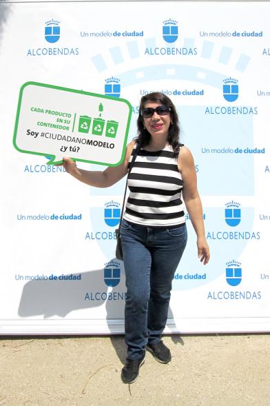 Día del Medio Ambiente - Bocadillos - Una participante con su mensaje ambiental.