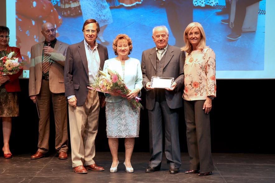 Homenaje Bodas de Oro 2017 - Las autoridades con los homenajeados.