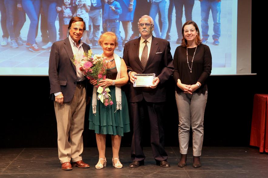 Homenaje Bodas de Oro 2017 -  El alcalde con los homenajeados.