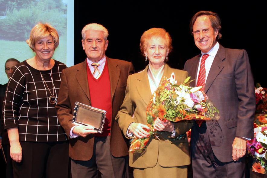 Alcalde Ignacio de Vinuesa junto a Pareja Homenajeada. 