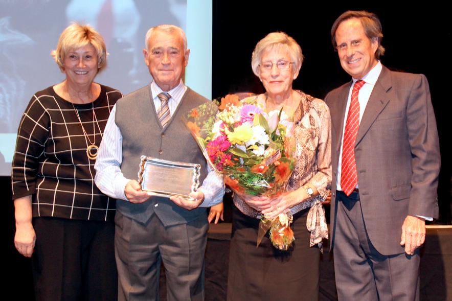 Alcalde Ignacio de Vinuesa junto a Pareja Homenajeada. 
