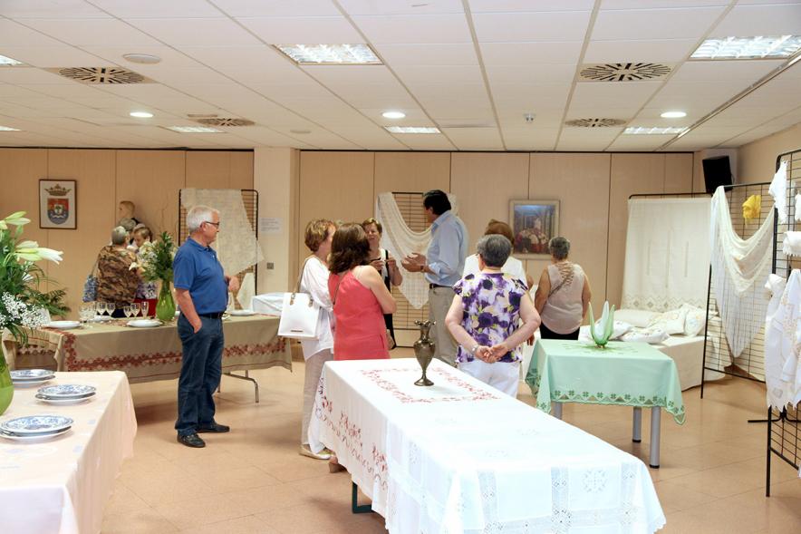 Inauguración Exposición de Bordados Casa de Extremadura - Panorámica de la exposición. 