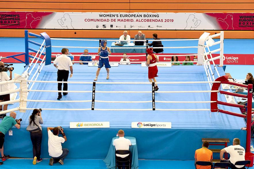 Inauguración Campeonato de Boxeo Amateur Femenino - Imagen lejana de un momento de un combate del Campeonato de Boxeo Amateur Femenino.