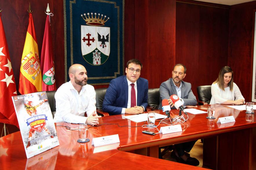 Presentación del Campeonato Europeo de Boxeo Femenino - Imagen de un momento de la presentación donde podemos ver al  vicealcalde Miguel Ángel Arranz,la concejala de Deportes María Espín,  el directo general de Deportes de la Comunidad de Madrid Javier Orcaray; y el presidente de la Federación Española de Boxeo, Felipe Martínez.