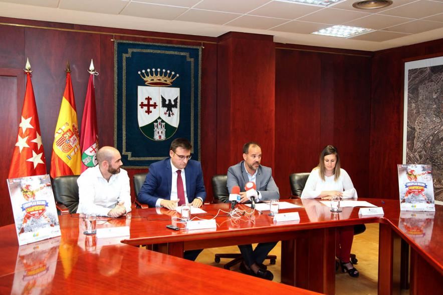 Presentación del Campeonato Europeo de Boxeo Femenino - Imagen de un momento de la presentación donde podemos ver al  vicealcalde Miguel Ángel Arranz, la concejala de Deportes María Espín,  el directo general de Deportes de la Comunidad de Madrid Javier Orcaray y el presidente de la Federación Española de Boxeo, Felipe Martínez.